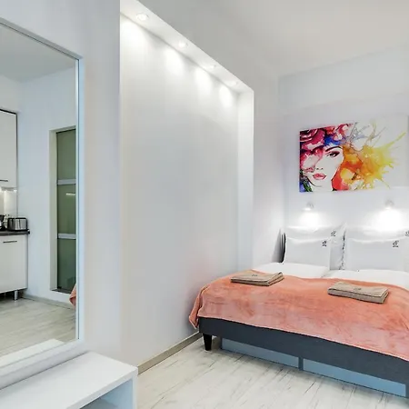 Apartment City Studio 3-3 *